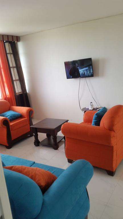Malia'S New Kgn Apartment Kingston Exterior foto